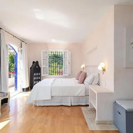Villa Casa Del Sol By Hostlovers